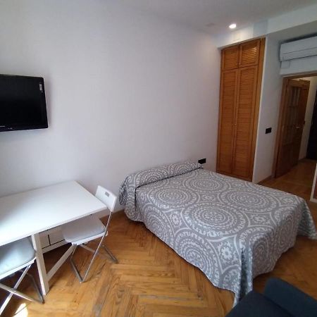 Estudio - Puerta Del Sol Madrid Bagian luar foto